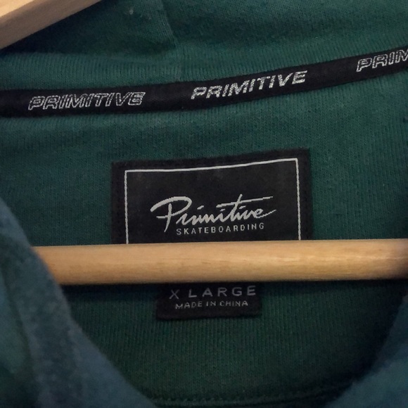 Primitive sweater - Picture 2 of 3